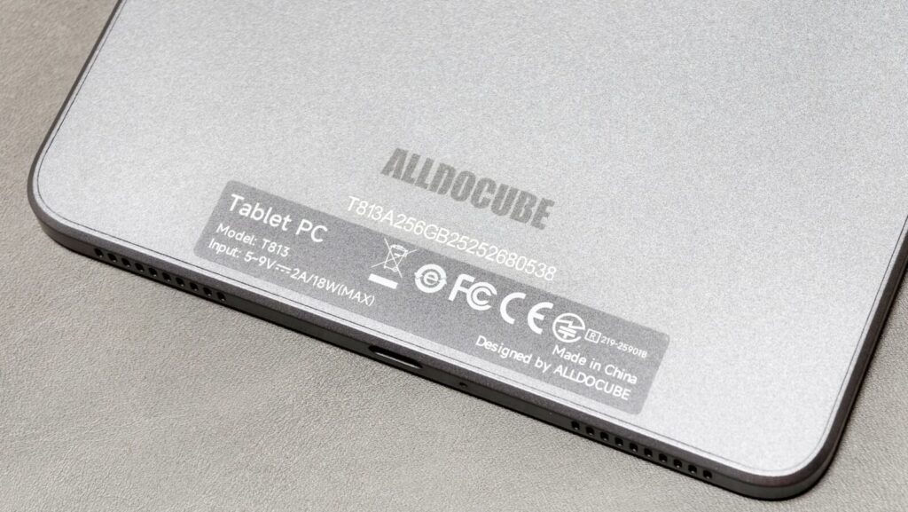ALLDOCUBE iPlay70mini Pro 筐体
