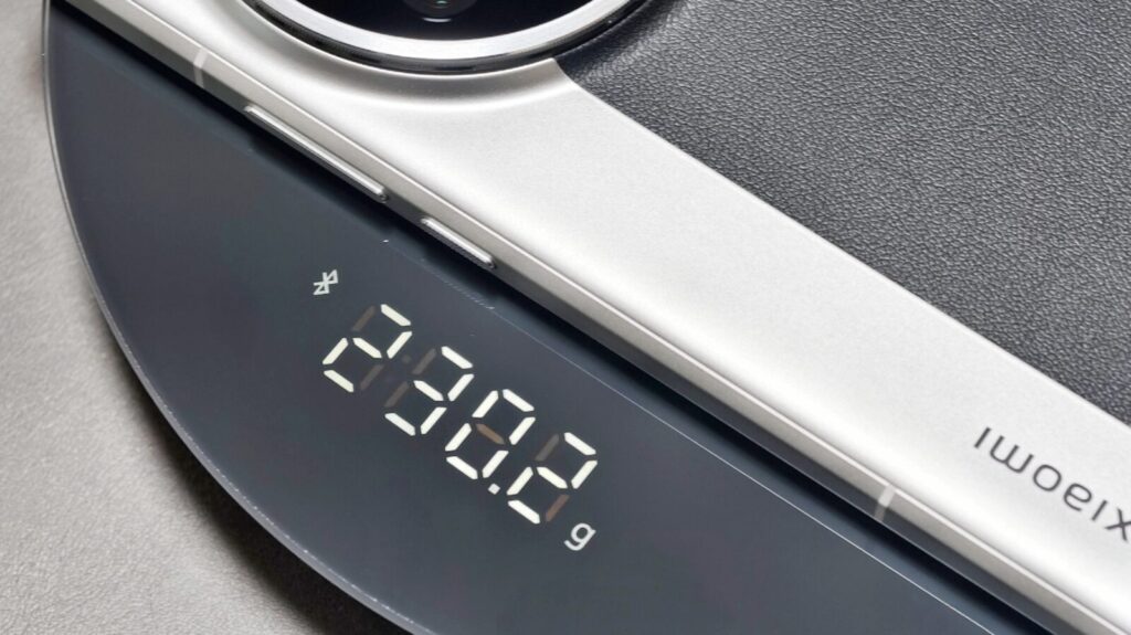 Xiaomi 15 Ultra 重さ